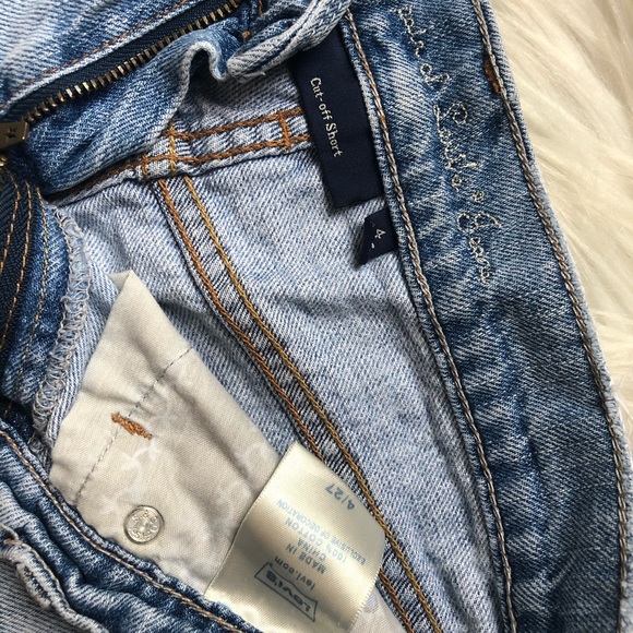 Levi’s Cut-Off Shorts - Picture 4 of 4